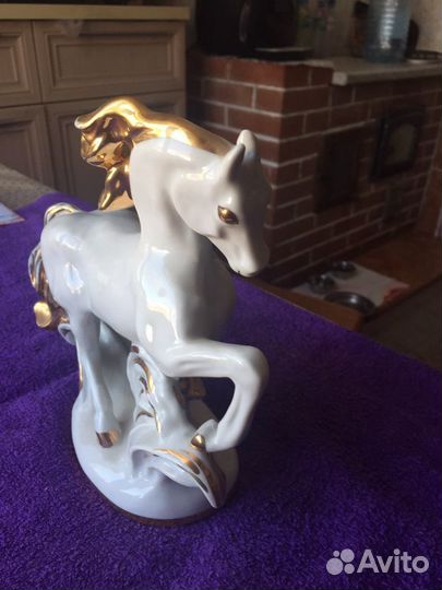 Фарфоровая статуэтка Лошадь. СССР