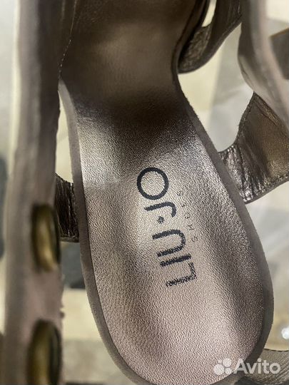 Босоножки Liujo