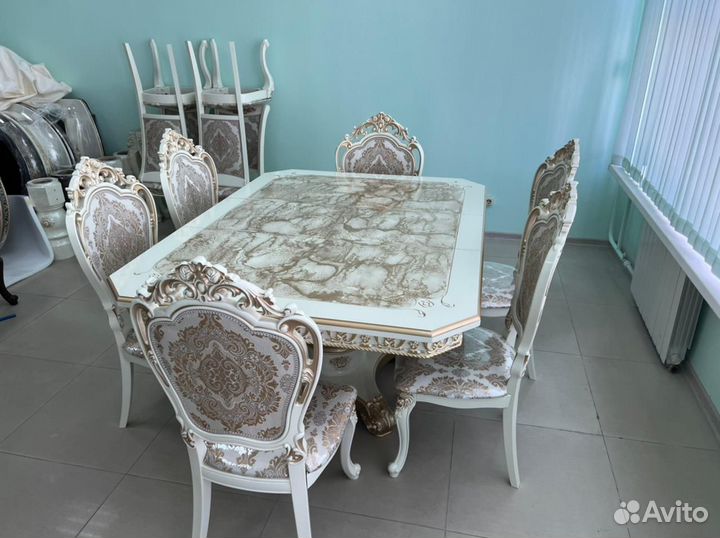 Стол и Стулья