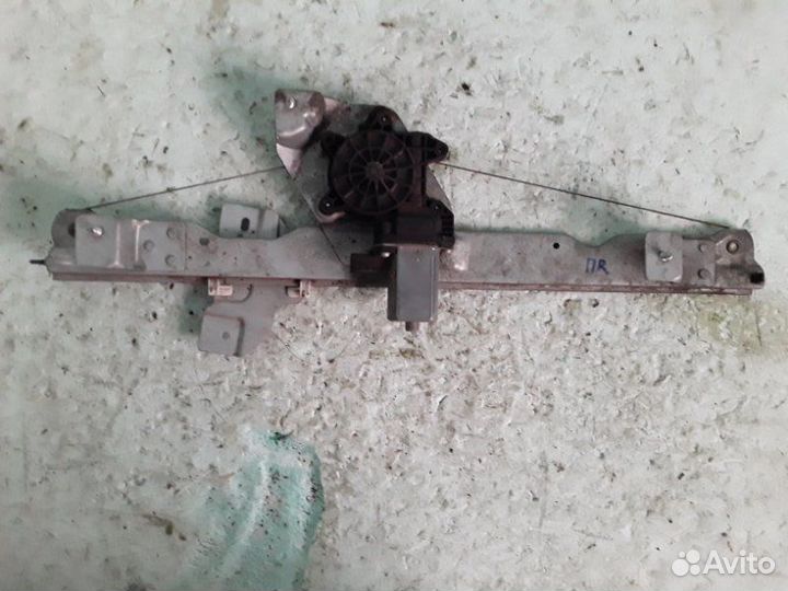 Стеклоподъемник передний правый Renault Duster 1