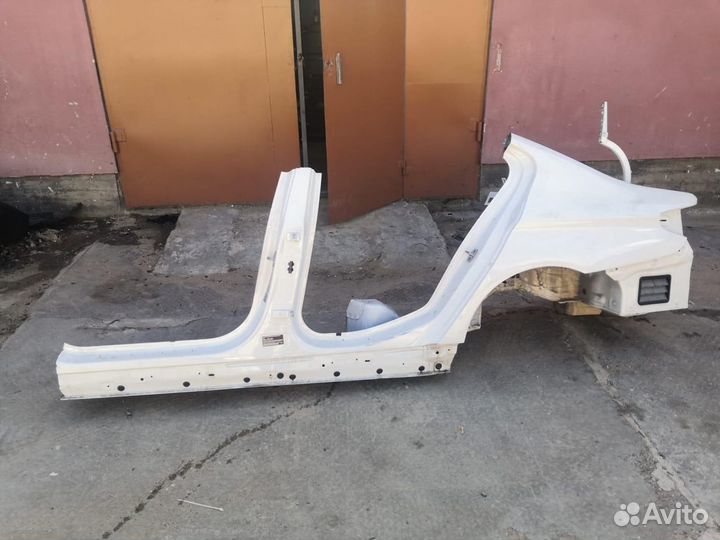 Стойка кузова центральная левая BMW 5 G30/G31 2019