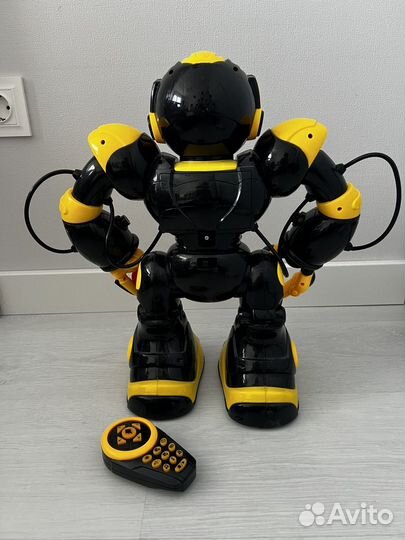 Игрушка робот