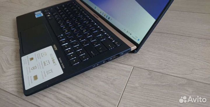 Asus zenbook 13 i5