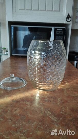 Стеклянная емкость