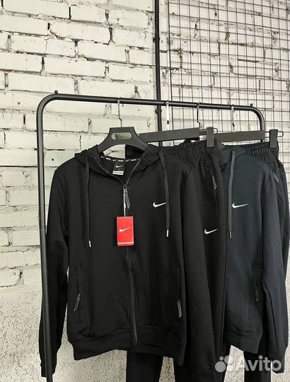 Спортивный костюм Nike осенний