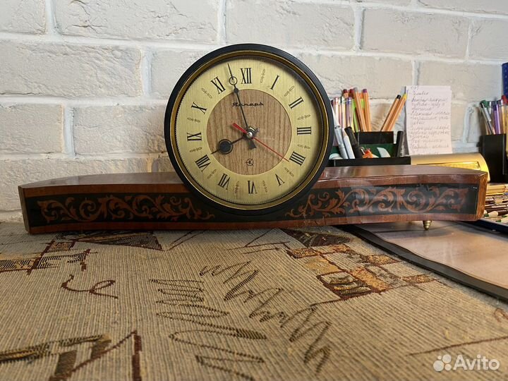 Настольные часы Янтарь