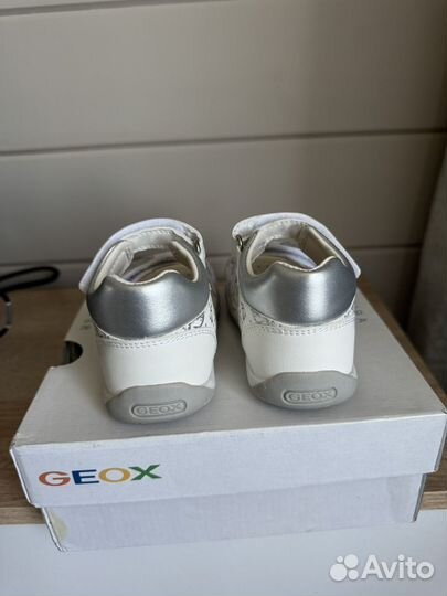 Сандали для девочки Geox