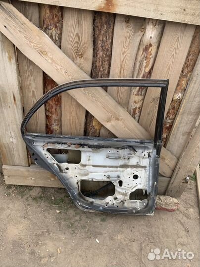 Дверь задняя левая mitsubishi galant e54a