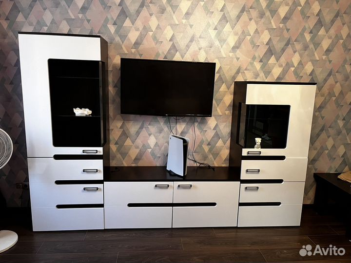 Стенка в гостиную