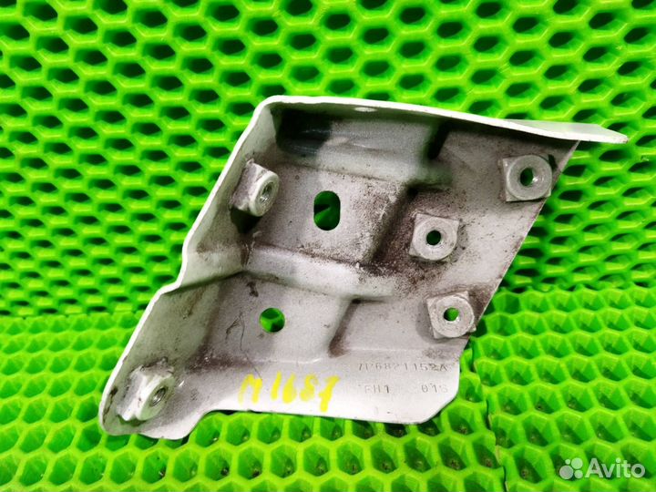 Кронштейн крыла передний правый Volkswagen Touareg