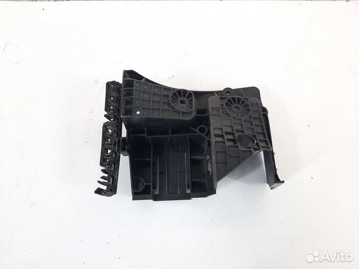 Корпус блока предохронителей Шкода Октавия а5 рест