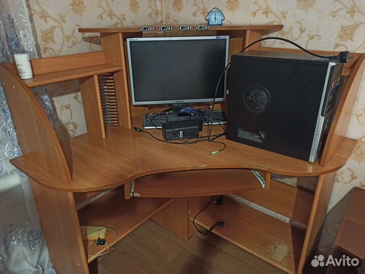 Компьютер со столом