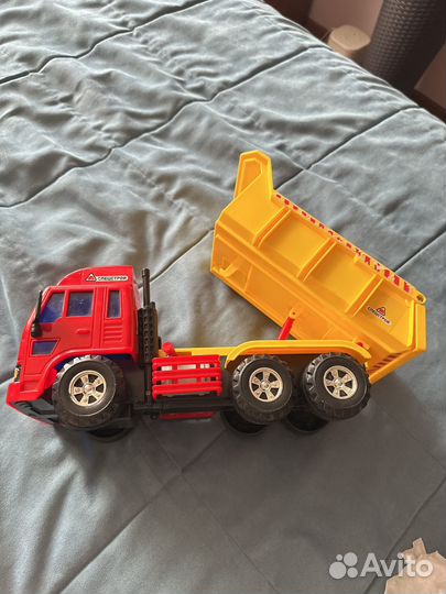 Игрушка грузовик