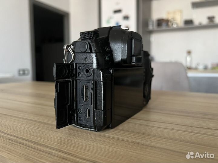 Panasonic lumix GH5 V-LOG (комплект)