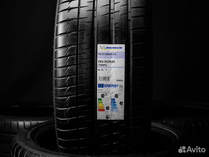 Michelin Pilot Sport 4 S 285/35 R20 и 275/35 R20