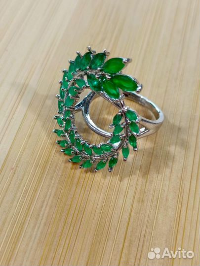 Кольца, серьги, браслеты