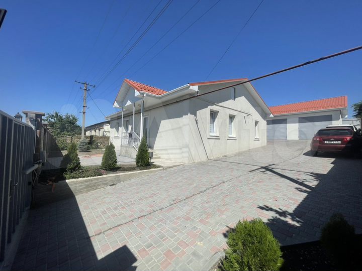 Дом 175 м² на участке 6 сот.