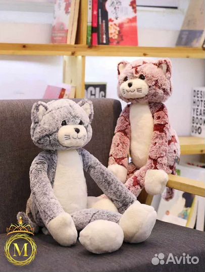 Игрушка котик с которым очень удобно спать