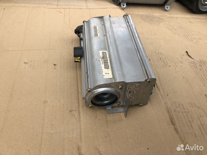 Подушка безопасности поссажира Фольксваген гольф 4