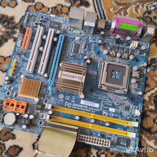 Материнская плата Gigabyte, сокет LGA775