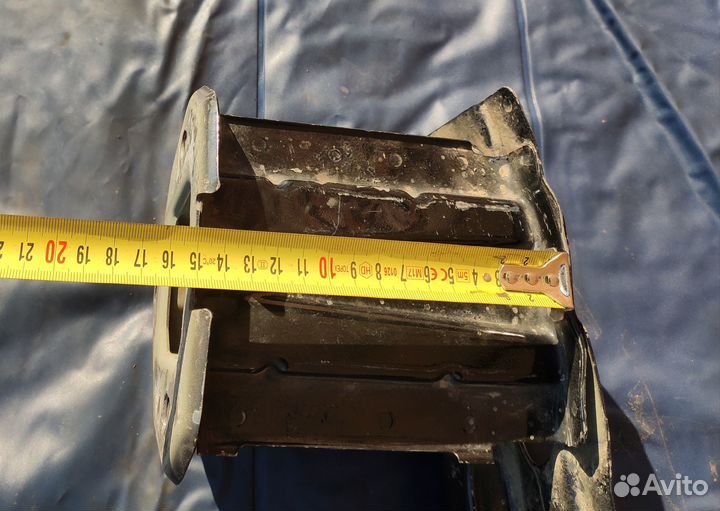 Усилитель бампера Subaru Forester 5