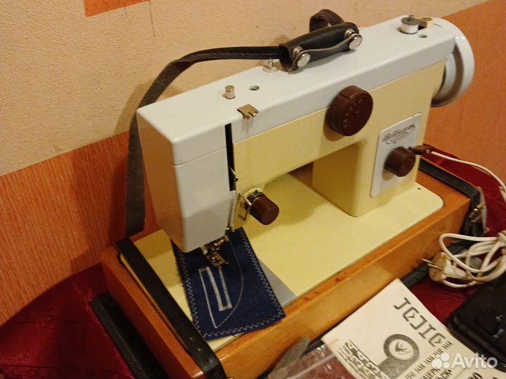 Швейная машина Чайка 134