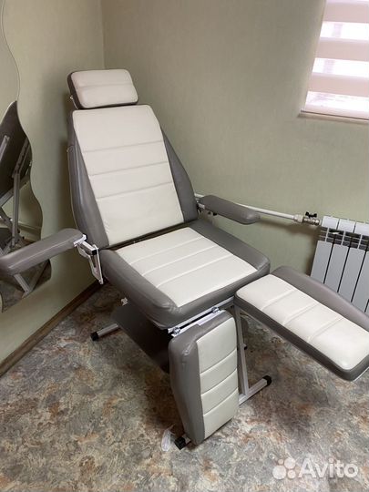 Кресло для педикюра, ресниц, шугаринга, массажа