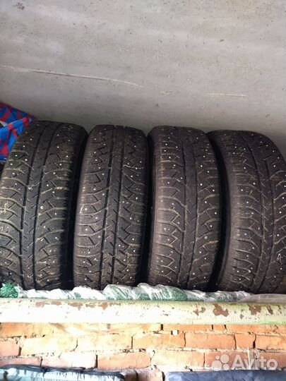 Bridgestone Ice Cruiser 7000 235/65 R17 108T