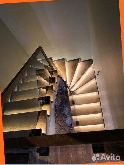 Облицовка лестницы деревом