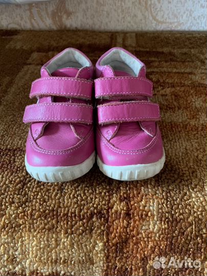 Кроссовки для девочки