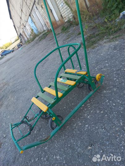 Детские санки с колесами