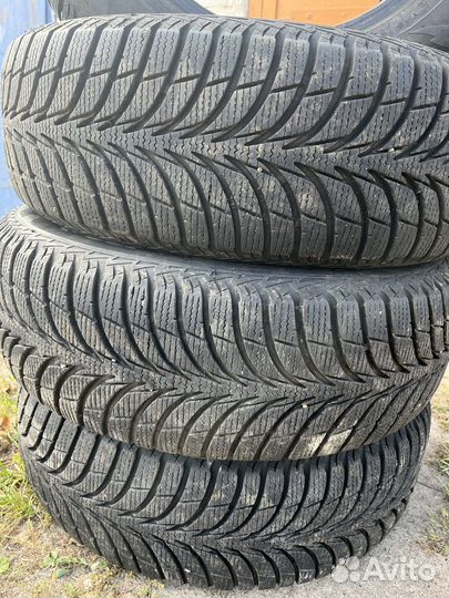Goodyear UltraGrip Ice 215/65 R16