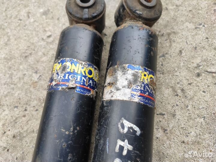 Амортизаторы задние на Opel Signum