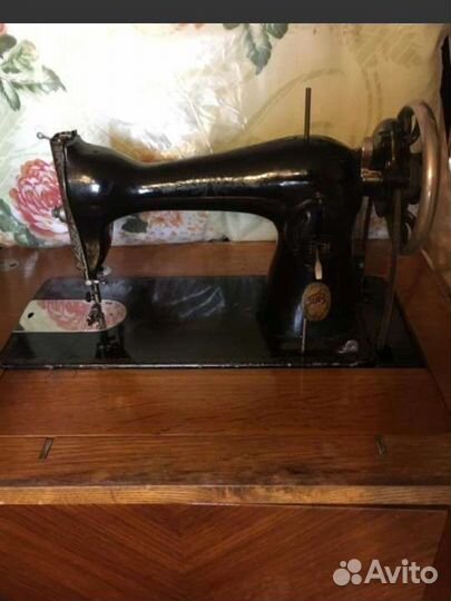 Швейная машинка ножная
