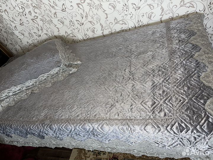 Покрывало с наволочкой на односпальную кровать