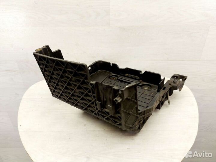 Подставка под аккумулятор Renault Megane2/Scenic2