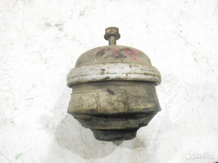 Подушка двигателя