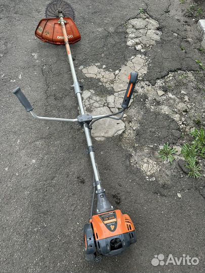 Коса бензиновая