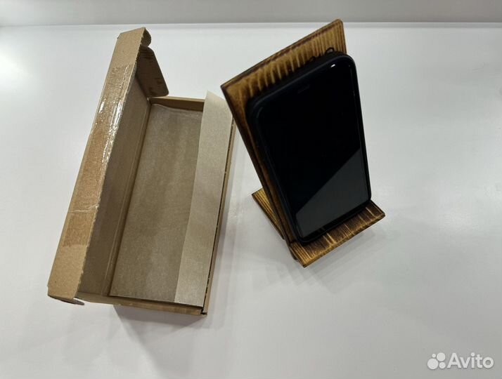 Подставка для телефона из дерева