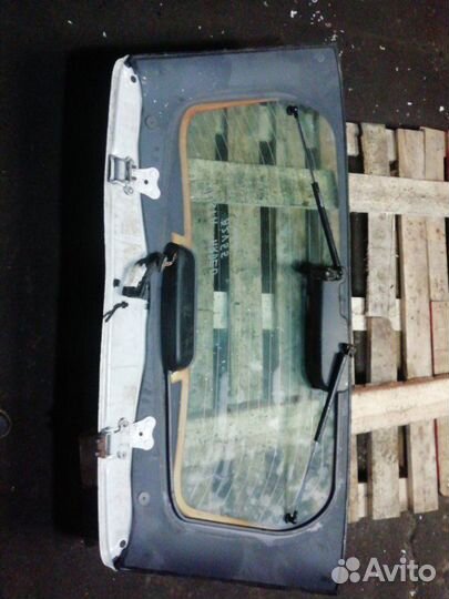 Крышка багажника задняя Toyota Vista Ardeo