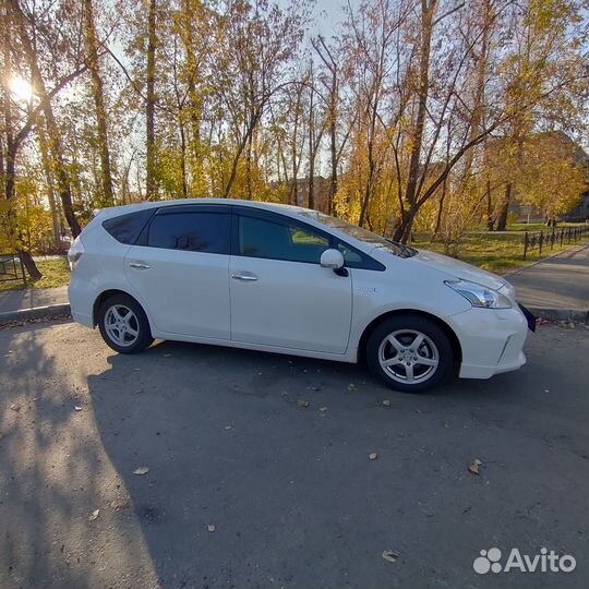 Toyota Prius Alpha 1.8 AT, 2012, 205 000 км