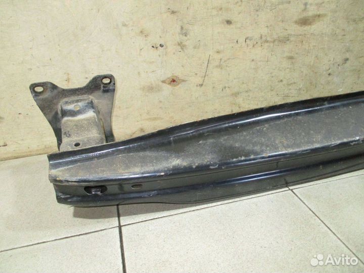 Усилитель заднего бампера VW Jetta 6 (1B)