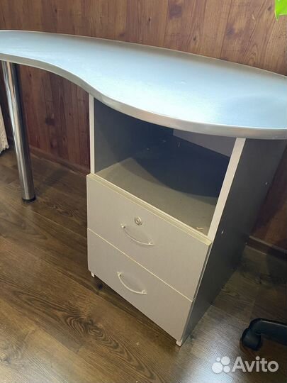 Столик для маникюра бу