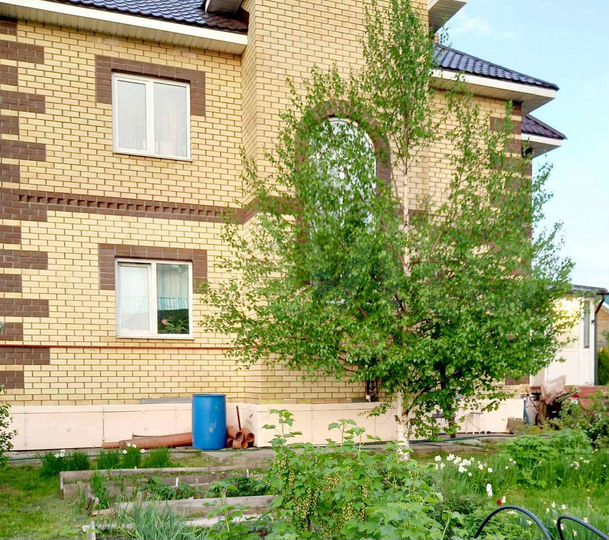 Дом 186 м² на участке 12 сот.