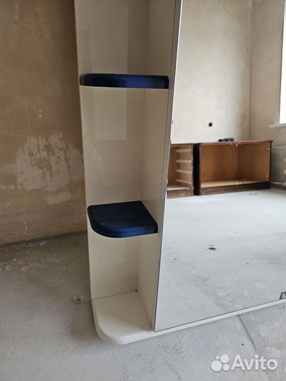 Шкаф с зеркалом в ванную б/у