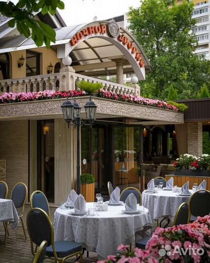 Официант, хостес