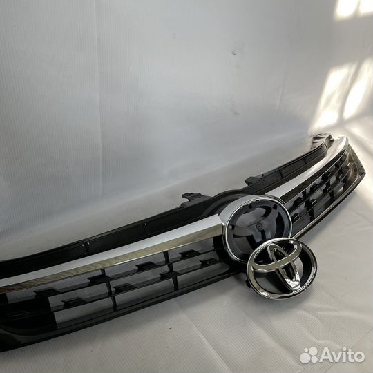 Рещетка бампера camry 55