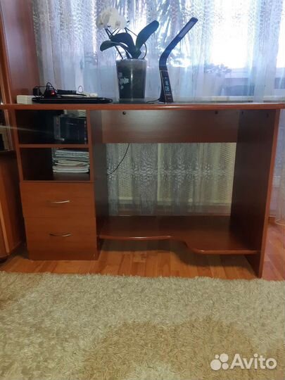 Письменный стол