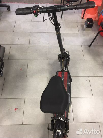 Самокат взрослый электрический бу