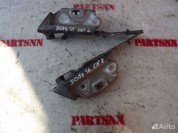 Петля крышки багажника Додж Стратус